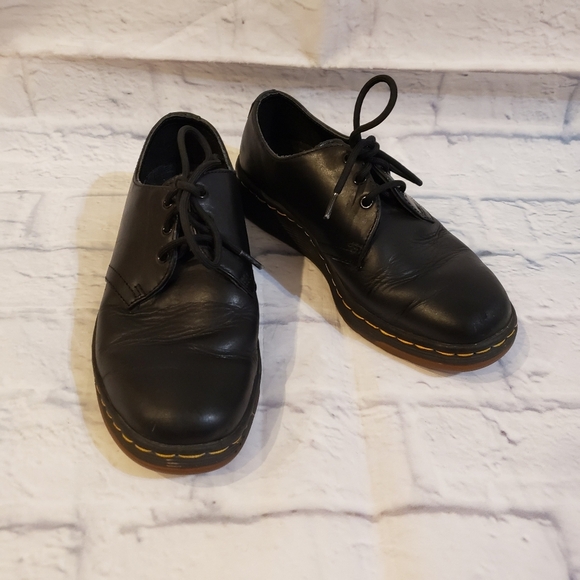 Dr. Martens Cavendish Black Leather Lite Sneakers - Picture 1 of 10